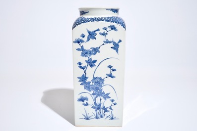 A Japanese Arita blue and white square canister in Kakiemon style, 17/18th C.