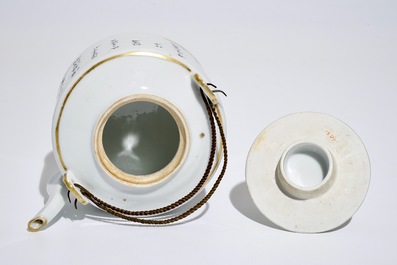 A Chinese qianjiang cai teapot and cover, Tongzhi mark, 19/20th C.