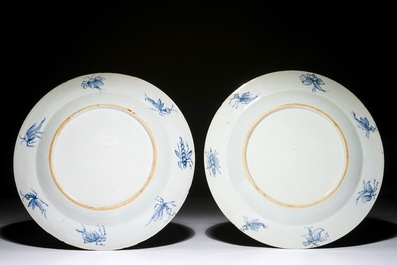 Een paar Chinese Imari borden naar Cornelis Pronk: "De Parasoldames", ca. 1736-1738