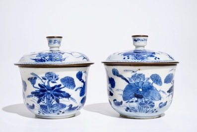 A pair of Chinese blue and white covered "Bleu de Hue" Vietnamese market bowls, Yu mark, 19/20th C.