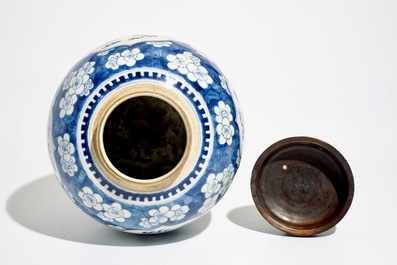 A Chinese blue and white jar with Buddhist lions, Kangxi