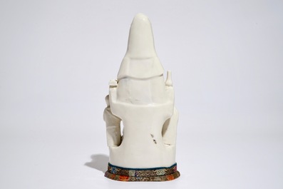 Un mod&egrave;le d'une Guanyin &agrave; l'enfant en porcelaine de Chine de Dehua, blanc de Chine, Kangxi