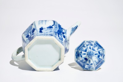 A Chinese blue and white teapot and cover, Kangxi