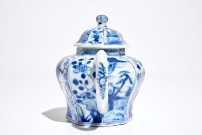A Chinese blue and white teapot and cover, Kangxi