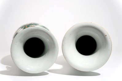 Deux grands vases en porcelaine de Chine famille rose, 19/20&egrave;me