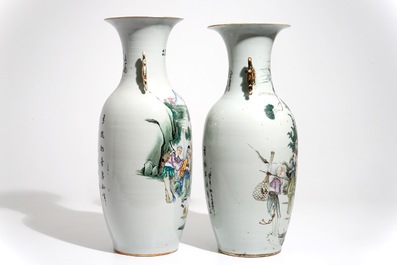 Deux grands vases en porcelaine de Chine famille rose, 19/20&egrave;me