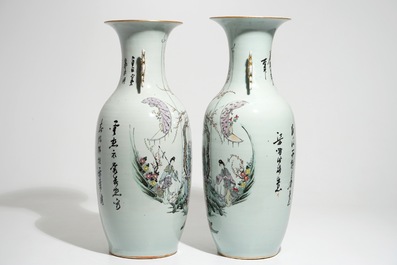 Une paire de grands vases en porcelaine de Chine famille rose, 19/20&egrave;me