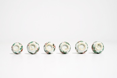 Six vases miniatures en porcelaine de Chine famille verte, Kangxi
