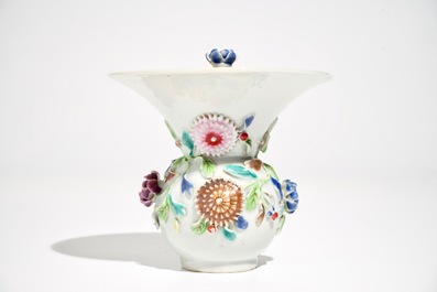 A Chinese famille rose ladies' spittoon and cover, Yongzheng