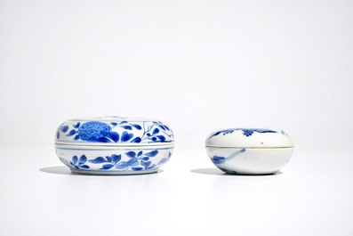 Two Chinese blue and white cylindrical seal paste boxes, Kangxi