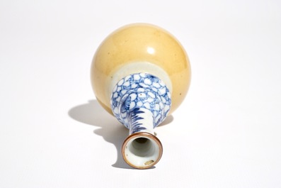 A Chinese blue and white and caf&eacute; au lait double gourd vase, Kangxi