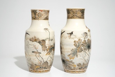 A pair of fine Japanese Yokohama Satsuma vases with ducks near a lotus pond, Meiji, 19th C.