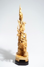 Een grote Chinese ivoren figuur van de 1000-armige Guanyin, 19e eeuw