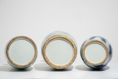 Twee Chinese vazen met blauwwit decor op celadon fondkleur en een drakenvaas, 19e eeuw