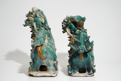 Deux carreaux de toiture en forme de lions bouddhistes, 17/18&egrave;me
