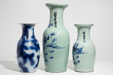 Twee Chinese vazen met blauwwit decor op celadon fondkleur en een drakenvaas, 19e eeuw