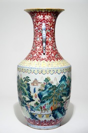 Een grote Chinese famille rose vaas, Qianlong merk, 19/20e eeuw