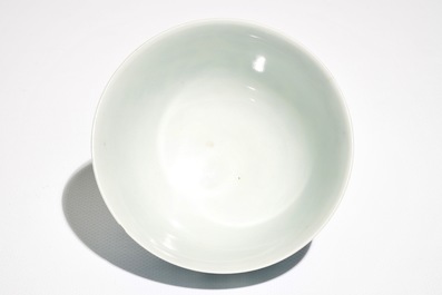 A Chinese blue and white dragon bowl, Daoguang mark, 19/20th C.