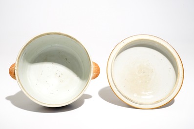 A Chinese Imari style tureen and cover, Kangxi