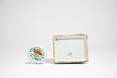 A fine Dutch Delft dor&eacute; petit feu tea caddy with cover, 1st half 18th C.