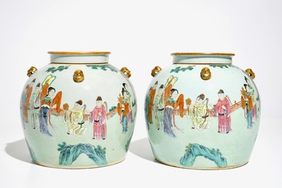 A pair of fine Chinese famille rose jars and covers with a fine design around, 19th C.
