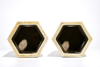 A pair of Chinese reticulated hexagonal qianjiang cai hat stands, 19/20th C.