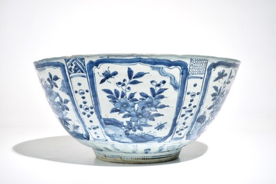 A large Chinese blue and white kraak porcelain bowl with floral design, Wanli