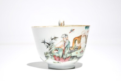 Une tasse surprise en porcelaine de Chine famille rose, marque et p&eacute;riode de Xianfeng
