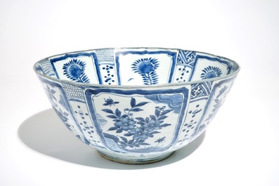 A large Chinese blue and white kraak porcelain bowl with floral design, Wanli