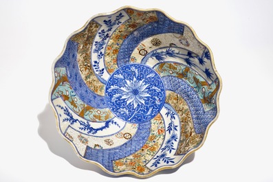 A large polychrome Japanese Imari bowl, 19th C.