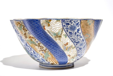 A large polychrome Japanese Imari bowl, 19th C.
