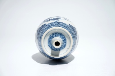 A Chinese blue and white barrel-shaped flask with floral design, Kangxi