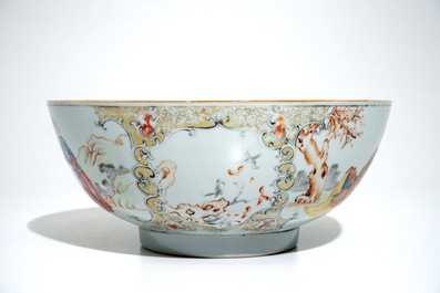 A Chinese famille rose mandarin bowl with figural design, Qianlong