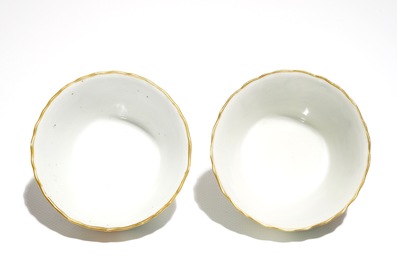 Deux tasses, marque et &eacute;poque de Xianfeng, et une coupe, marque et &eacute;poque de Tongzhi, en porcelaine de Chine famille rose