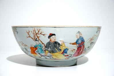 A Chinese famille rose mandarin bowl with figural design, Qianlong