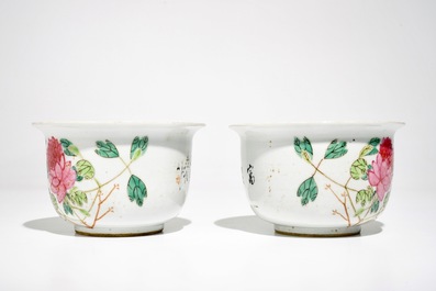 A pair of Chinese qianjiang cai flower pots, 19/20th C.
