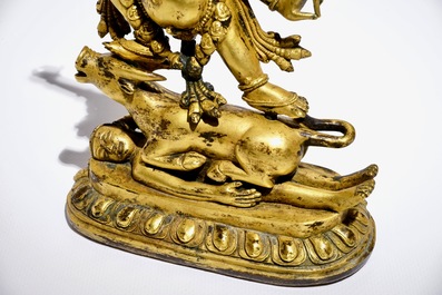 Un mod&egrave;le de Yama Dharmaraja en bronze dor&eacute;, Tibet, 18&egrave;me