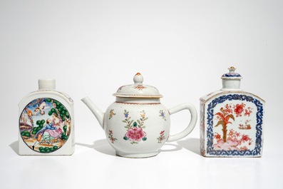 A Chinese famille rose teapot and two tea caddies, Qianlong