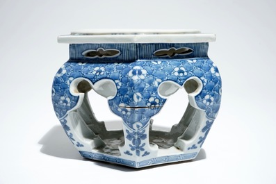 A Chinese blue and white hexagonal tea cup basin or kensui with prunus on cracked ice, Kangxi