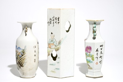 A Chinese reticulated qianjiang cai hexagonal hat stand and two vases, 19/20th C.