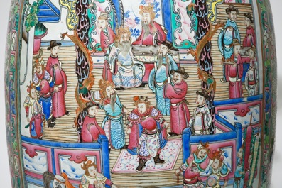 A pair of very large Chinese famille rose vases with war scenes, 19th C.