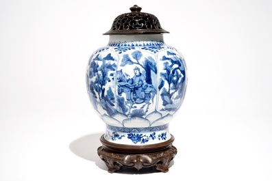 A Chinese blue and white globular vase with wooden cover and stand, Kangxi