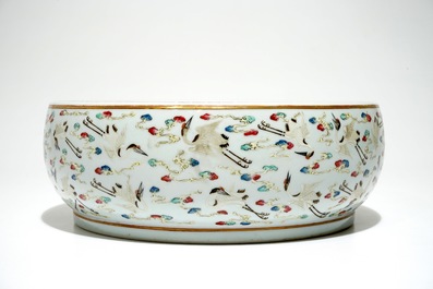 A Chinese famille rose basin with cranes, Guangxu mark, 20th C.