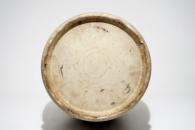 Een erg grote Chinese Canton famille rose vaas, 19e eeuw