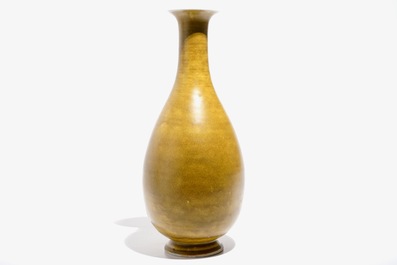 A Chinese teadust-glazed yuhuchunping vase, Kangxi