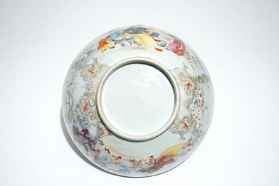 A Chinese famille rose mandarin bowl with figural design, Qianlong