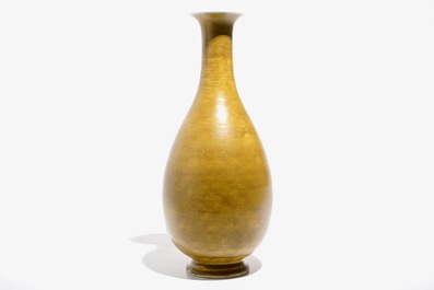 A Chinese teadust-glazed yuhuchunping vase, Kangxi