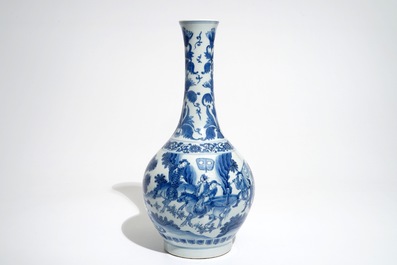 Een Chinese blauwwitte flesvormige vaas, Transitie periode