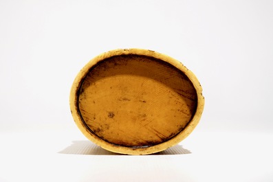 A Chinese ivory brushpot with figural design, 19th C.