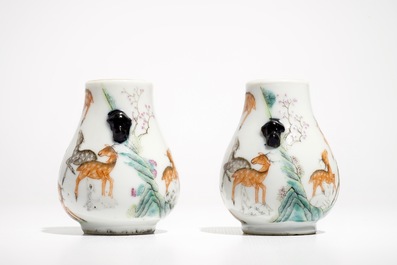 A pair of Chinese famille rose miniature hu vases with deer design, 19th C.